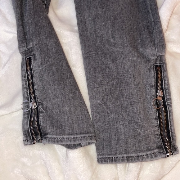 Express Jeans - Picture 2 of 5